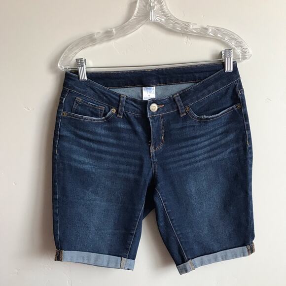 Blue Jean Time and Tru Size 6 Bermuda Shorts - Picture 1 of 2